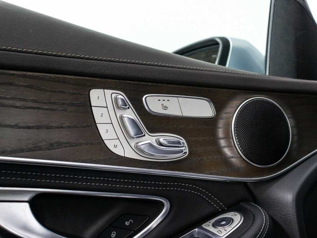 Купить Mercedes-Benz GLC 300, 2015, 136 418 км, фото №19