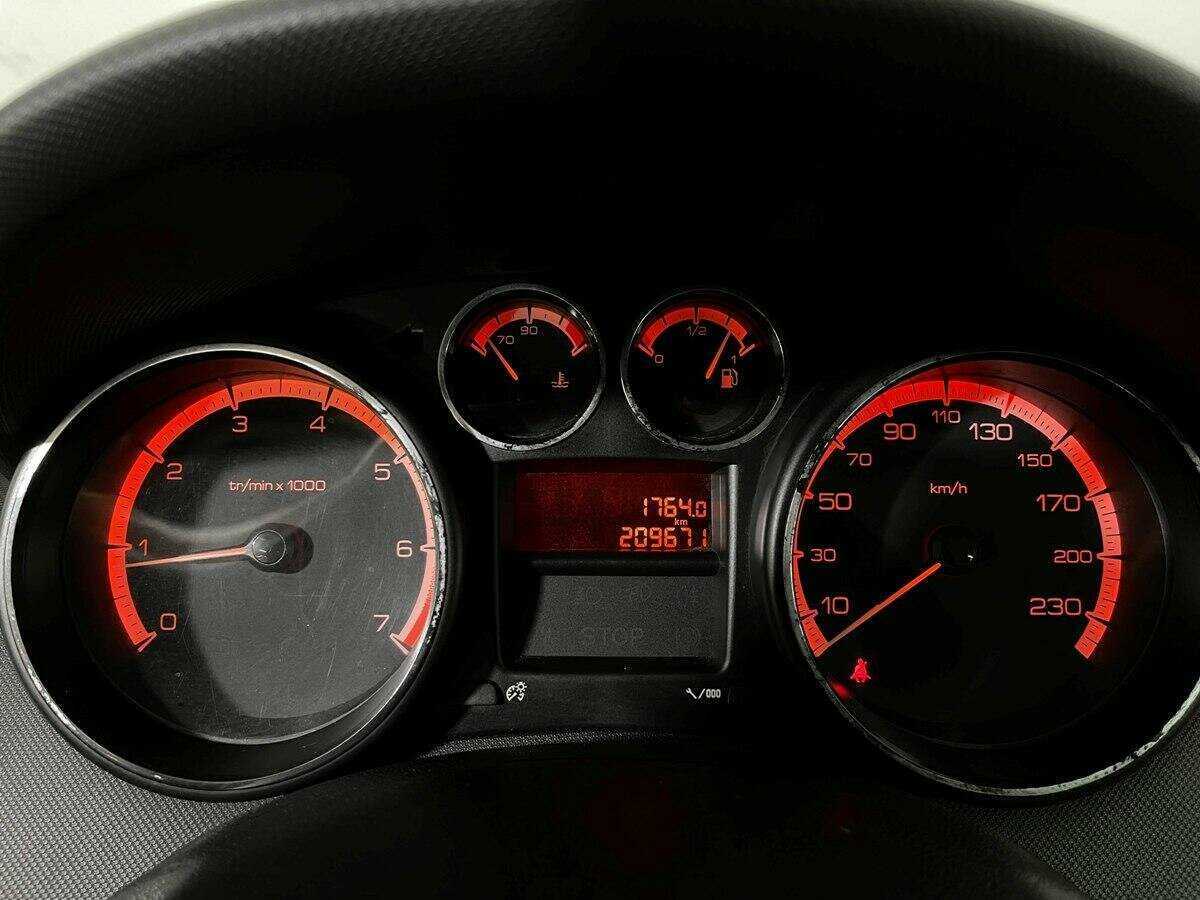 Купить Peugeot 308, 2008, 209 000 км, фото №11