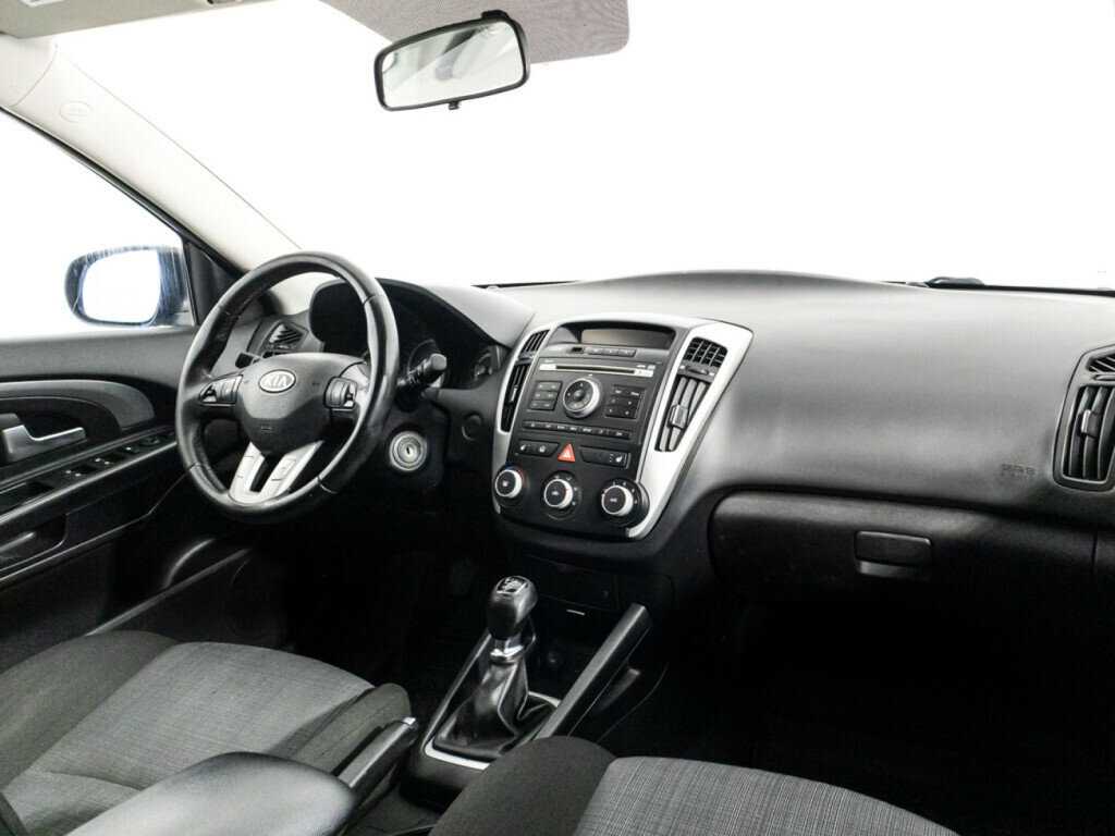 Купить Kia Ceed, 2010, 160 957 км, фото №9