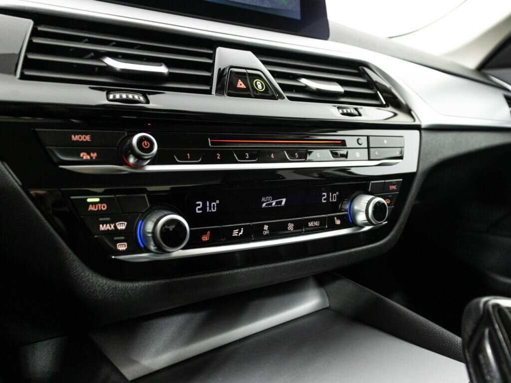 Купить BMW 5 серии 520d xDrive, 2018, 224 955 км, фото №18