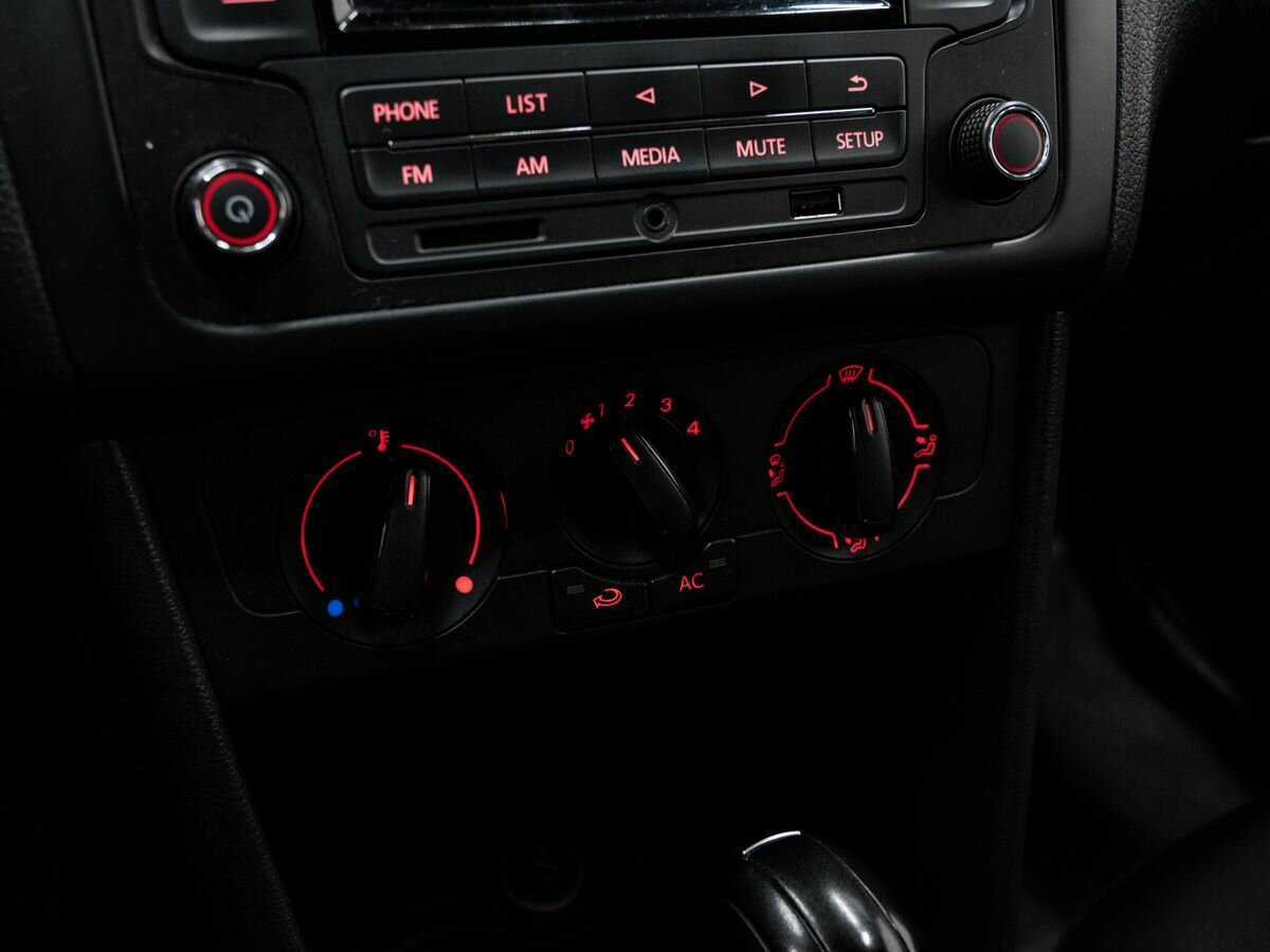 Купить Volkswagen Polo, 2011, 196 832 км, фото №17