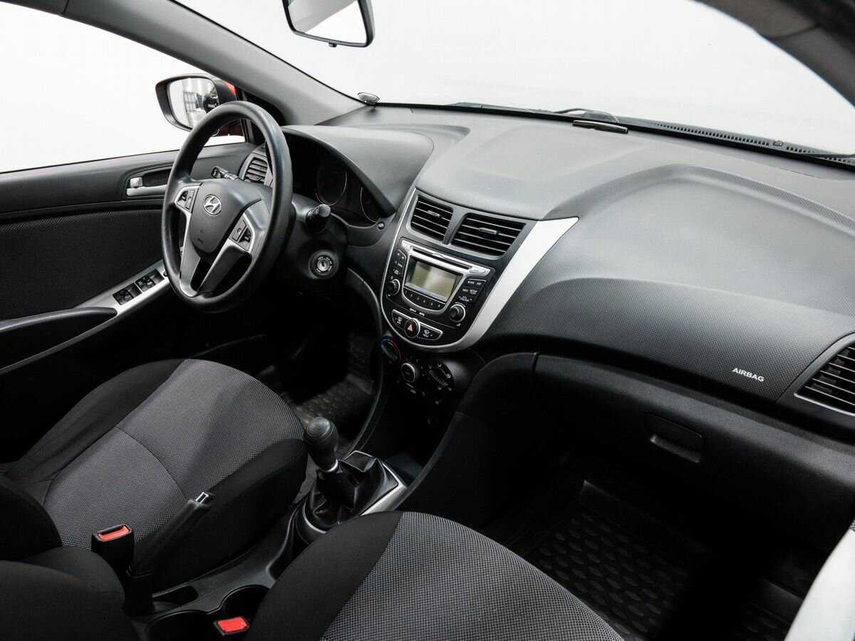 Купить Hyundai Solaris, 2011, 132 445 км, фото №8