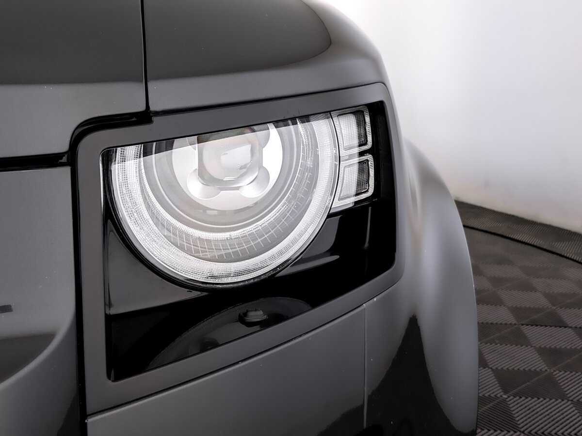 Купить Land Rover Defender 110, 2021, 61 571 км, фото №17