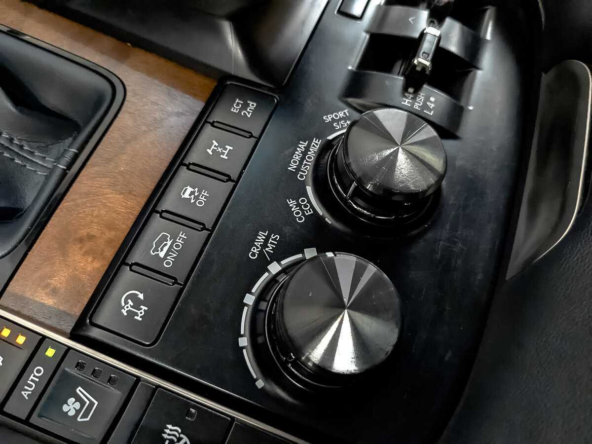 Купить Lexus LX 450d, 2018, 181 953 км, фото №27