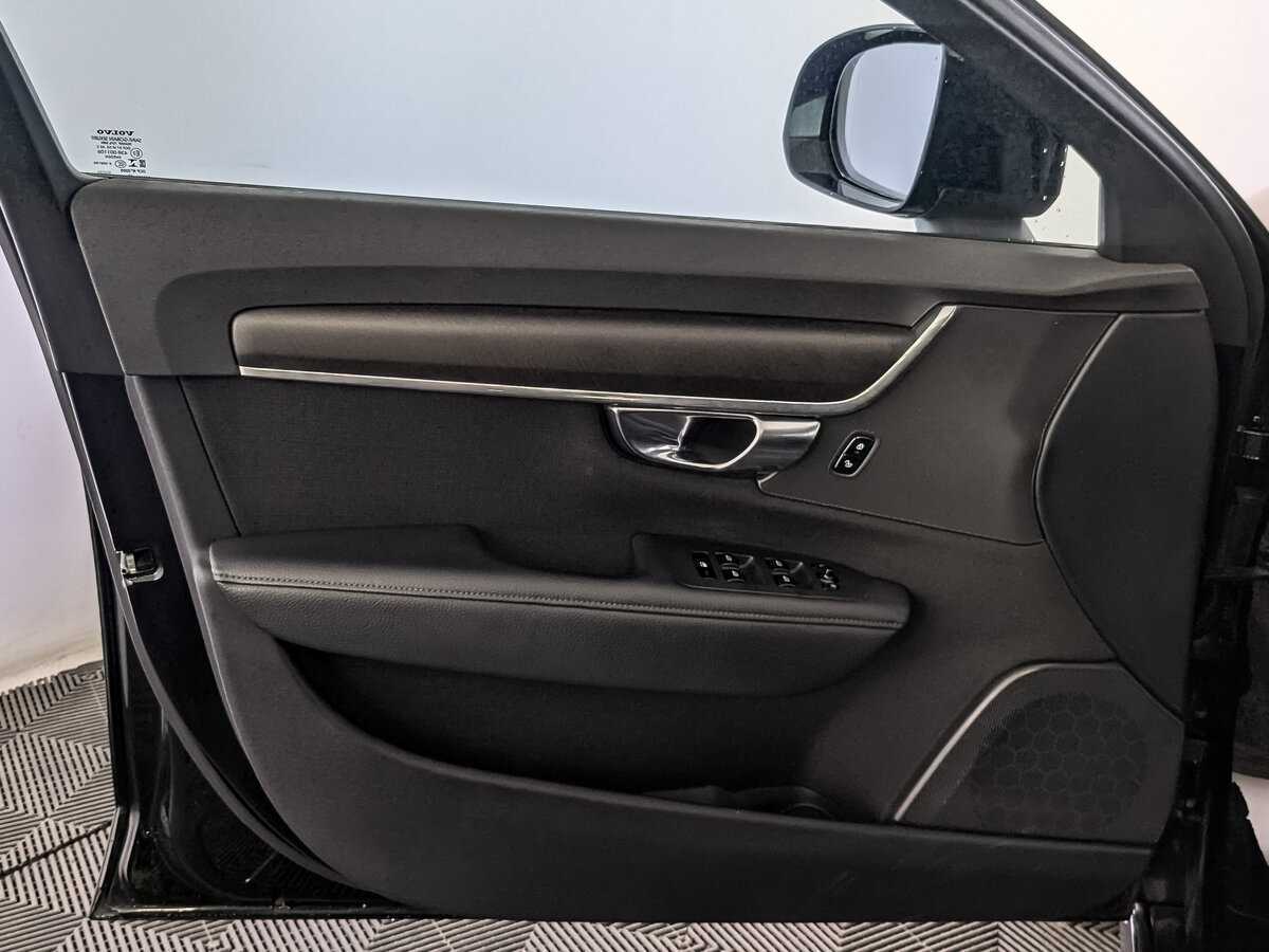 Купить Volvo V90 Cross Country, 2019, 48 092 км, фото №17