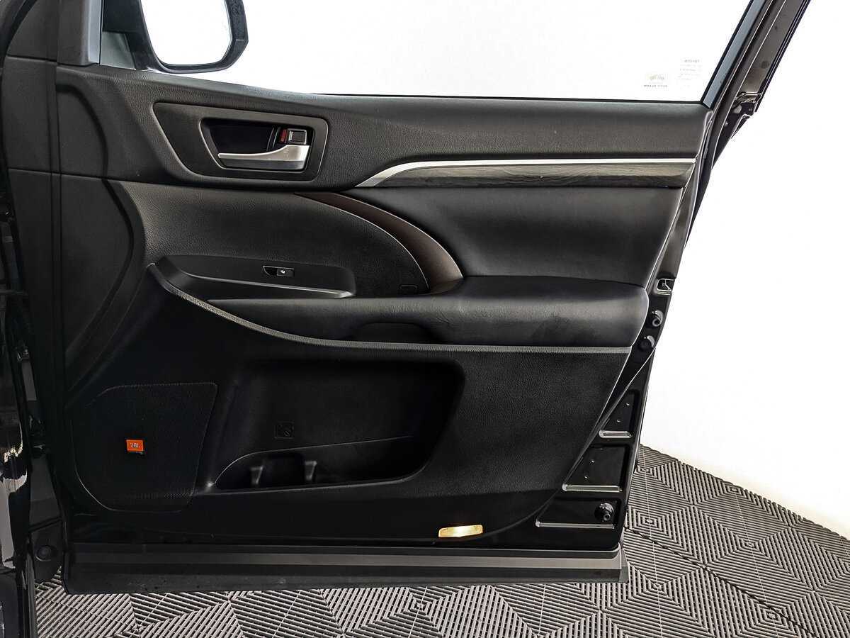 Купить Toyota Highlander, 2018, 81 700 км, фото №22