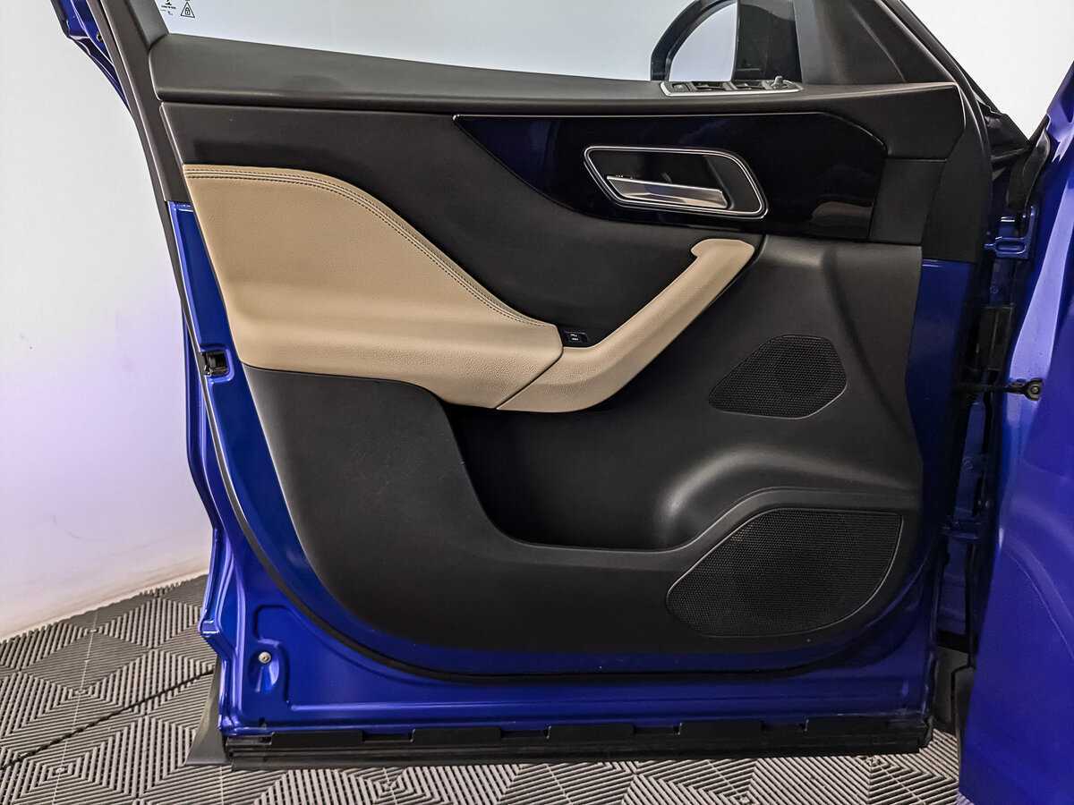 Купить Jaguar F-Pace, 2017, 68 956 км, фото №17