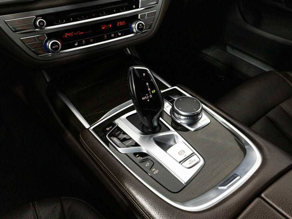 Купить BMW 7 серии 730i, 2016, 168 760 км, фото №22