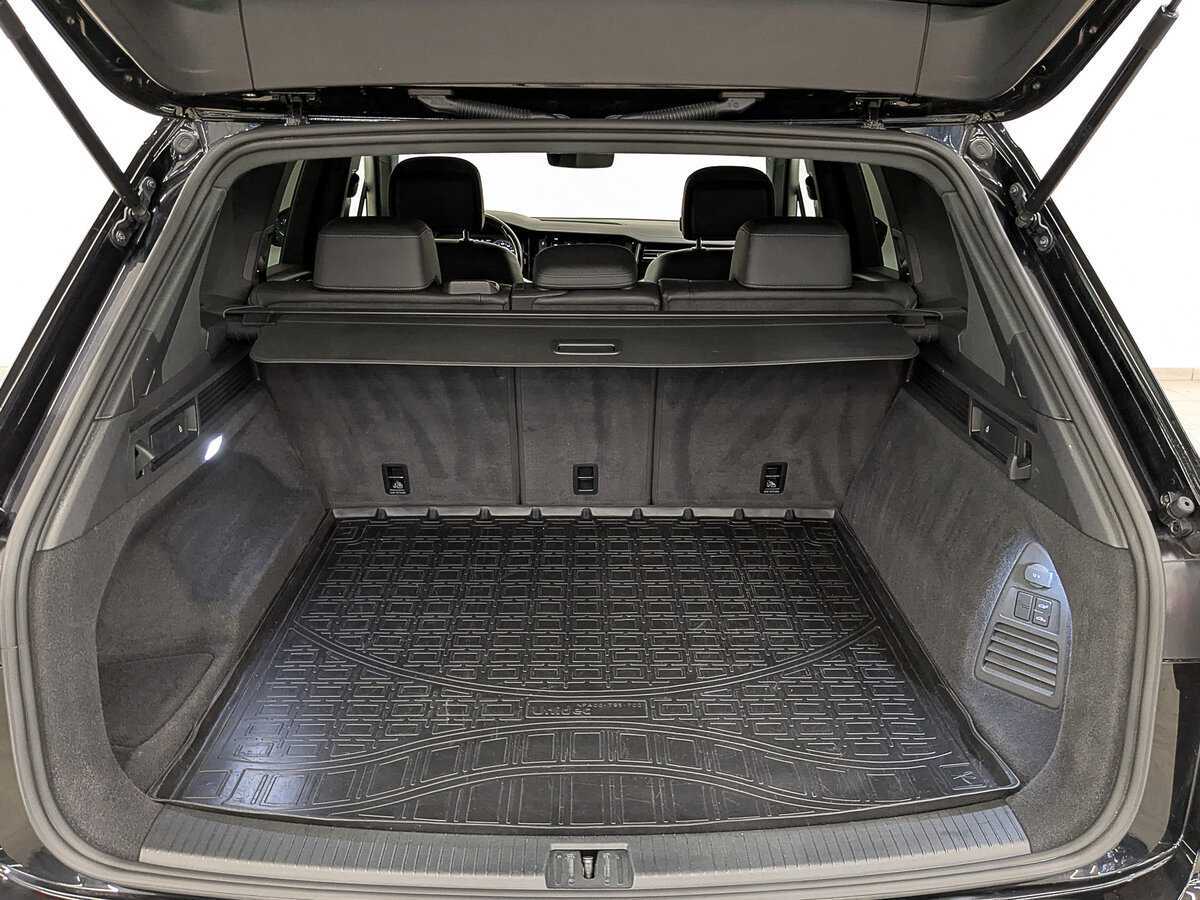 Купить Volkswagen Touareg, 2019, 98 122 км, фото №10