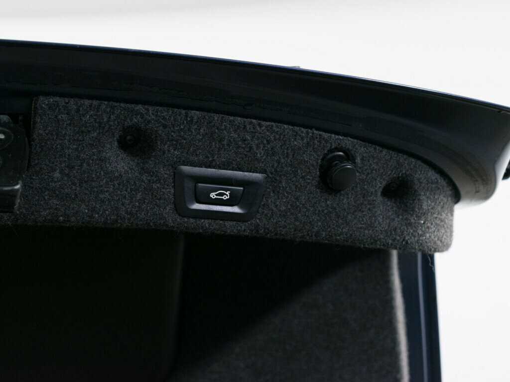 Купить BMW 5 серии 530d xDrive, 2011, 252 254 км, фото №8