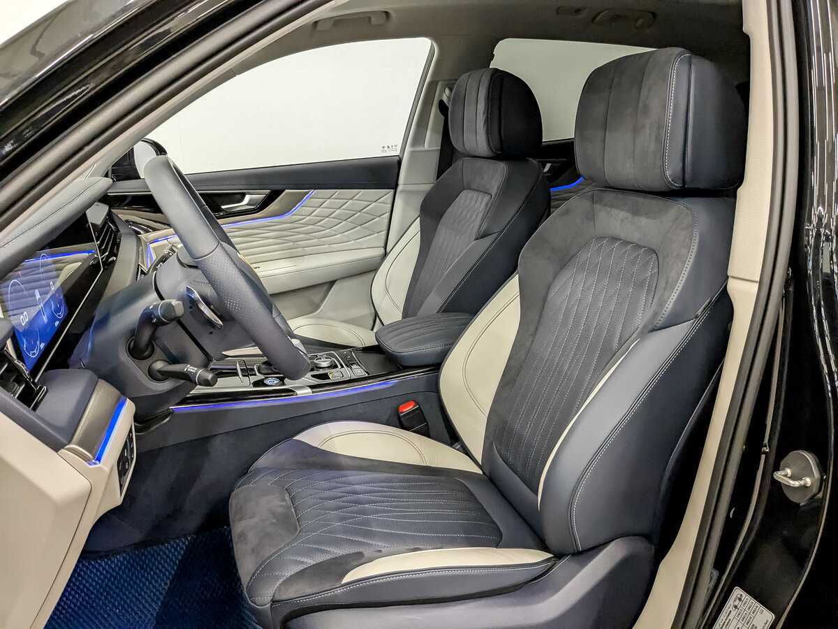 Купить Hongqi HS5, 2024, 3 580 км, фото №20