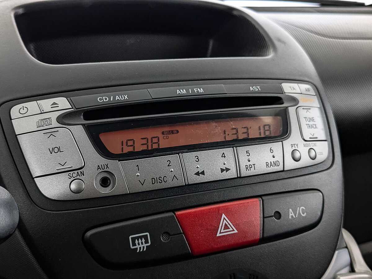 Купить Peugeot 107, 2010, 120 626 км, фото №19