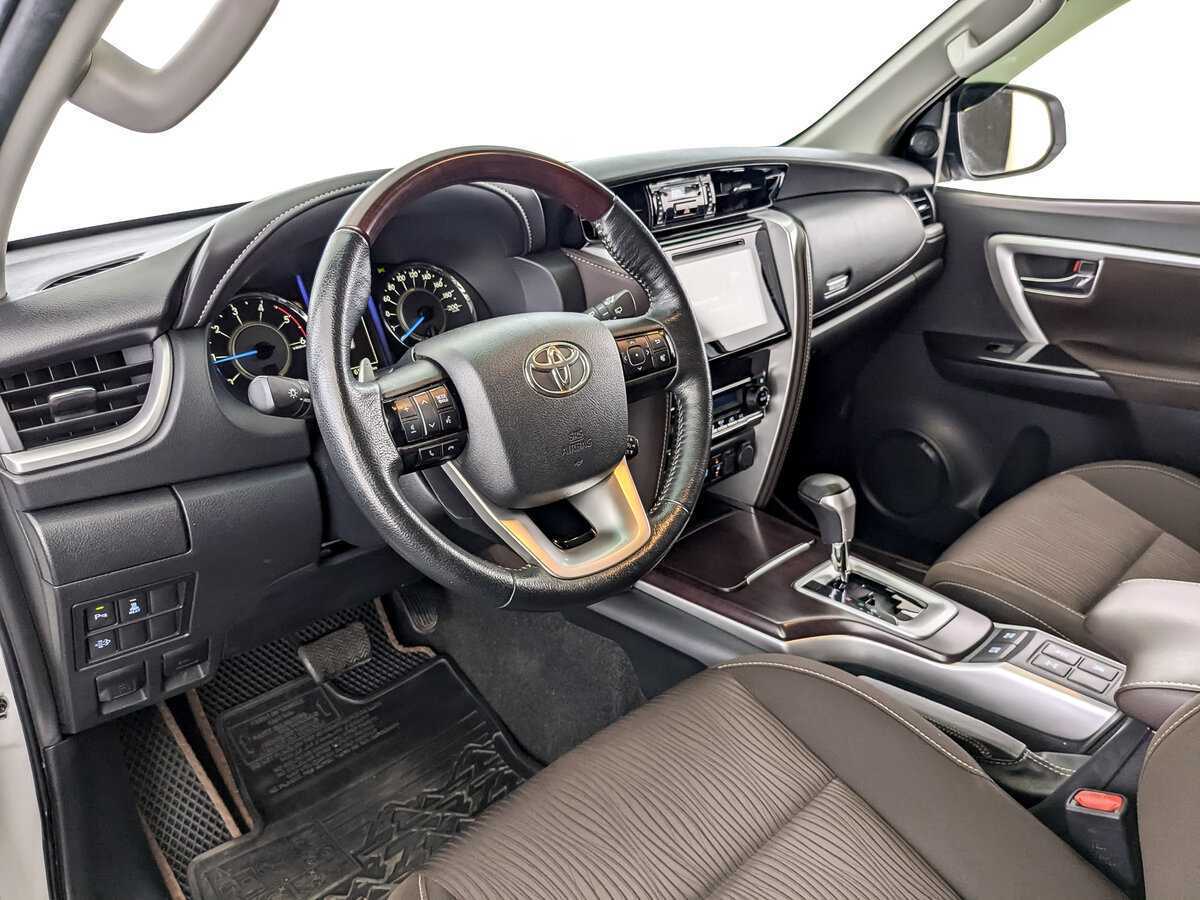 Купить Toyota Fortuner, 2019, 65 140 км, фото №15