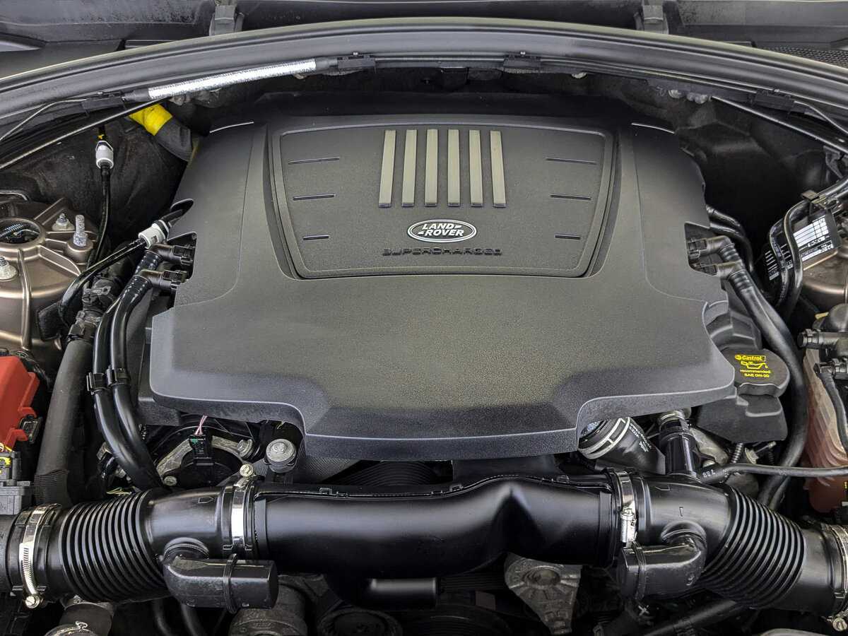 Купить Land Rover Range Rover Velar, 2017, 77 769 км, фото №9