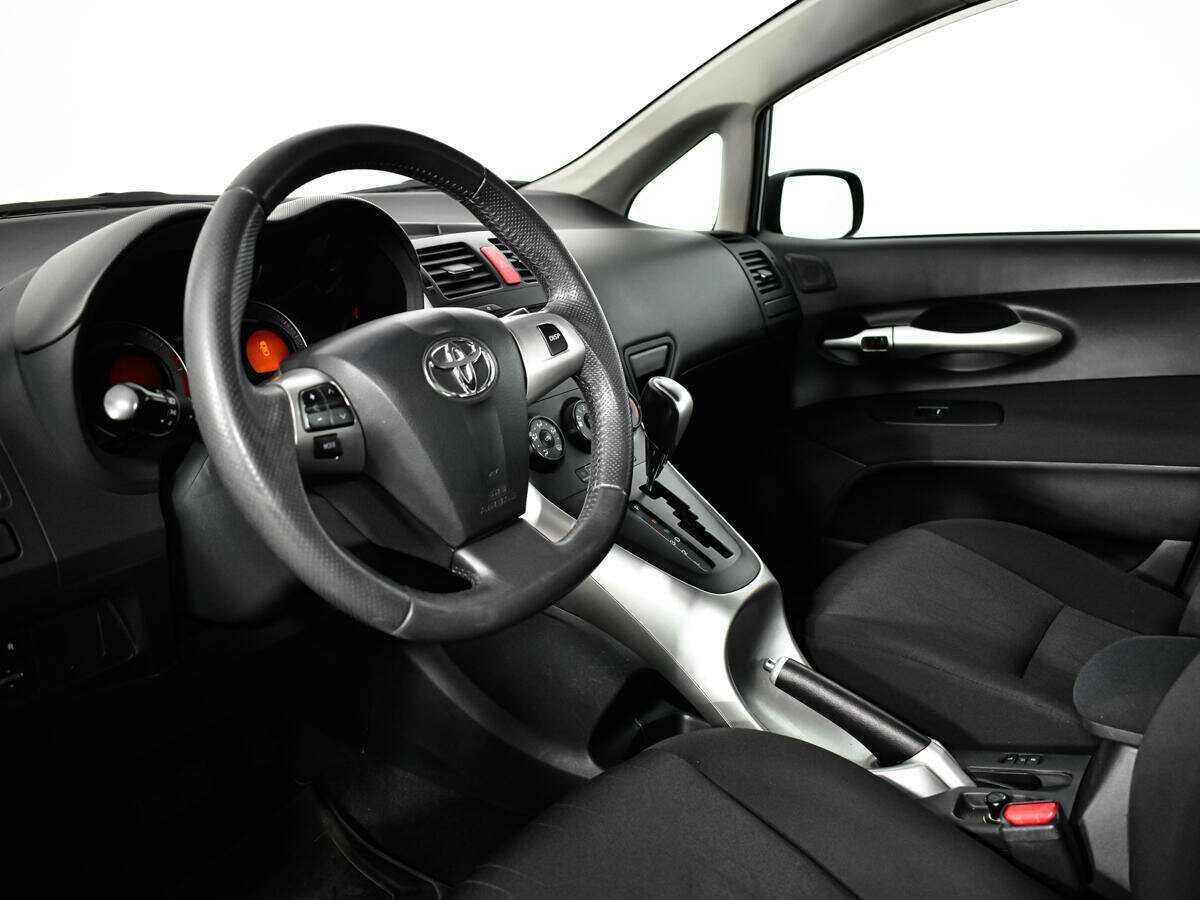Купить Toyota Auris, 2010, 110 930 км, фото №13