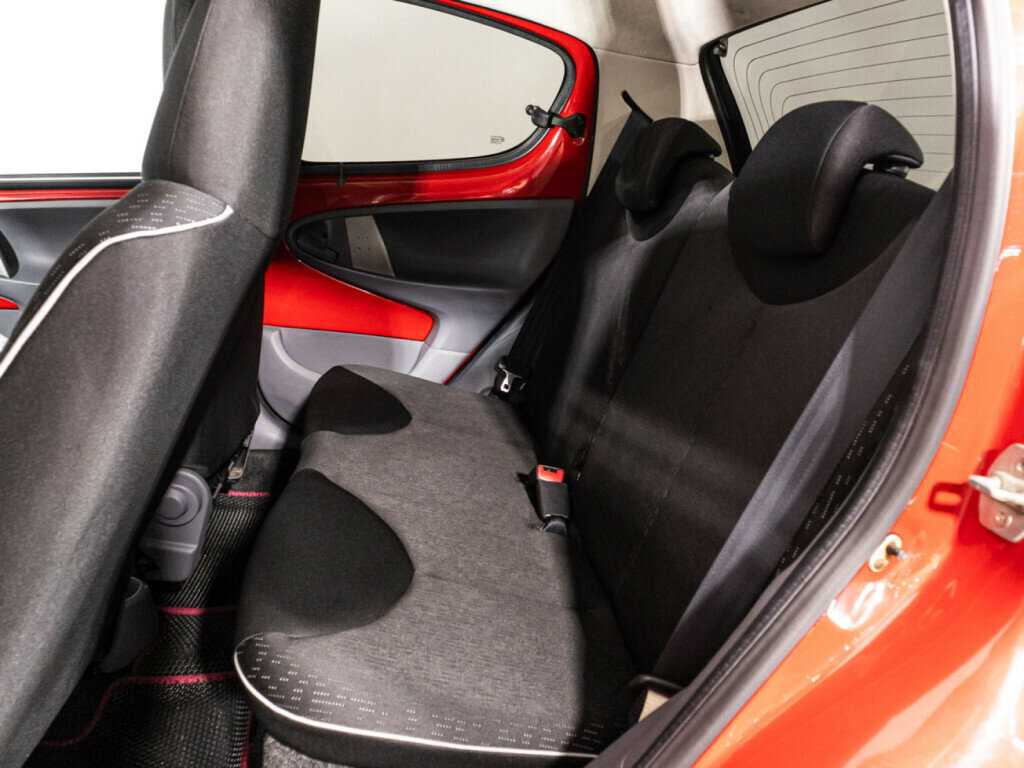 Купить Peugeot 107, 2010, 136 701 км, фото №10