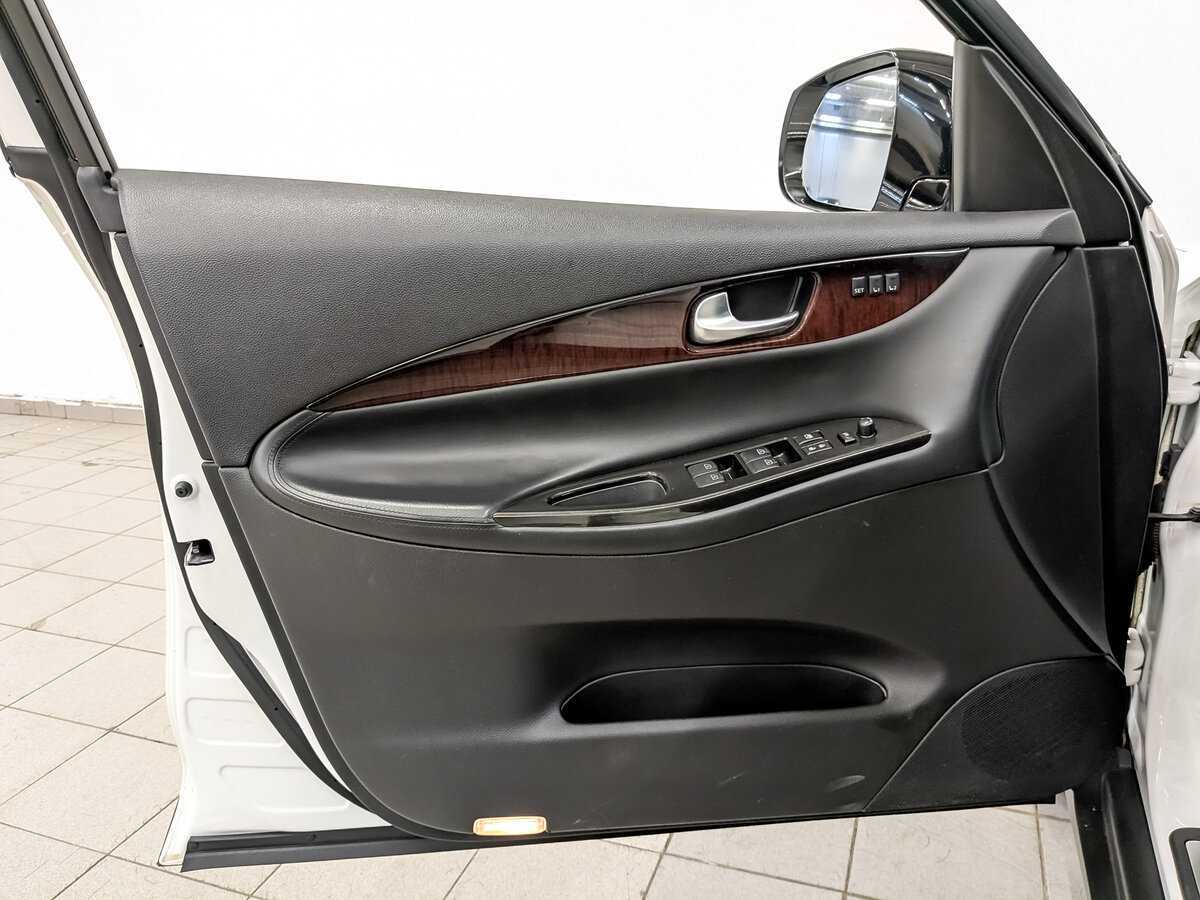 Купить Infiniti QX50, 2016, 184 904 км, фото №19