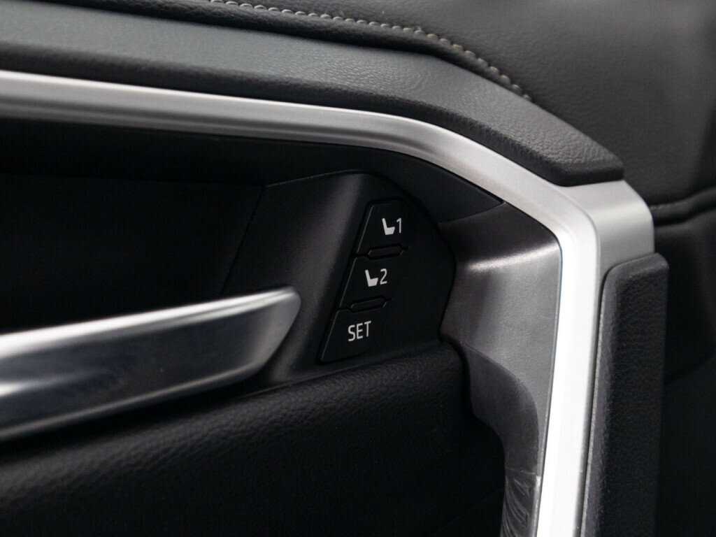 Купить Toyota RAV4, 2020, 75 000 км, фото №16