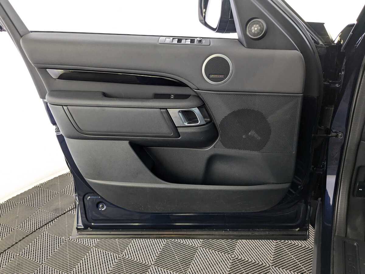 Купить Land Rover Discovery, 2019, 97 974 км, фото №18