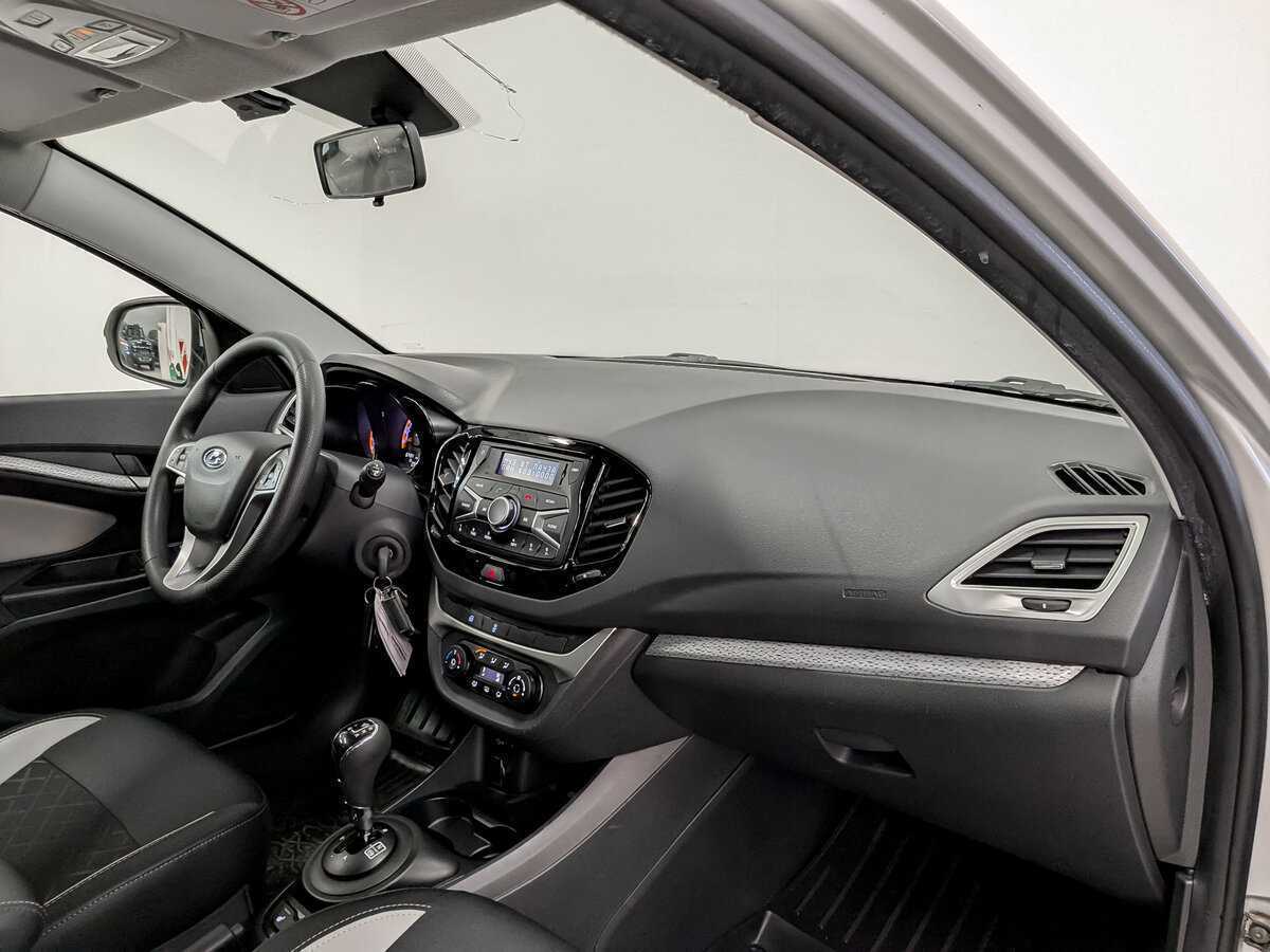 Купить Lada (ВАЗ) Vesta SW Cross, 2019, 67 452 км, фото №11