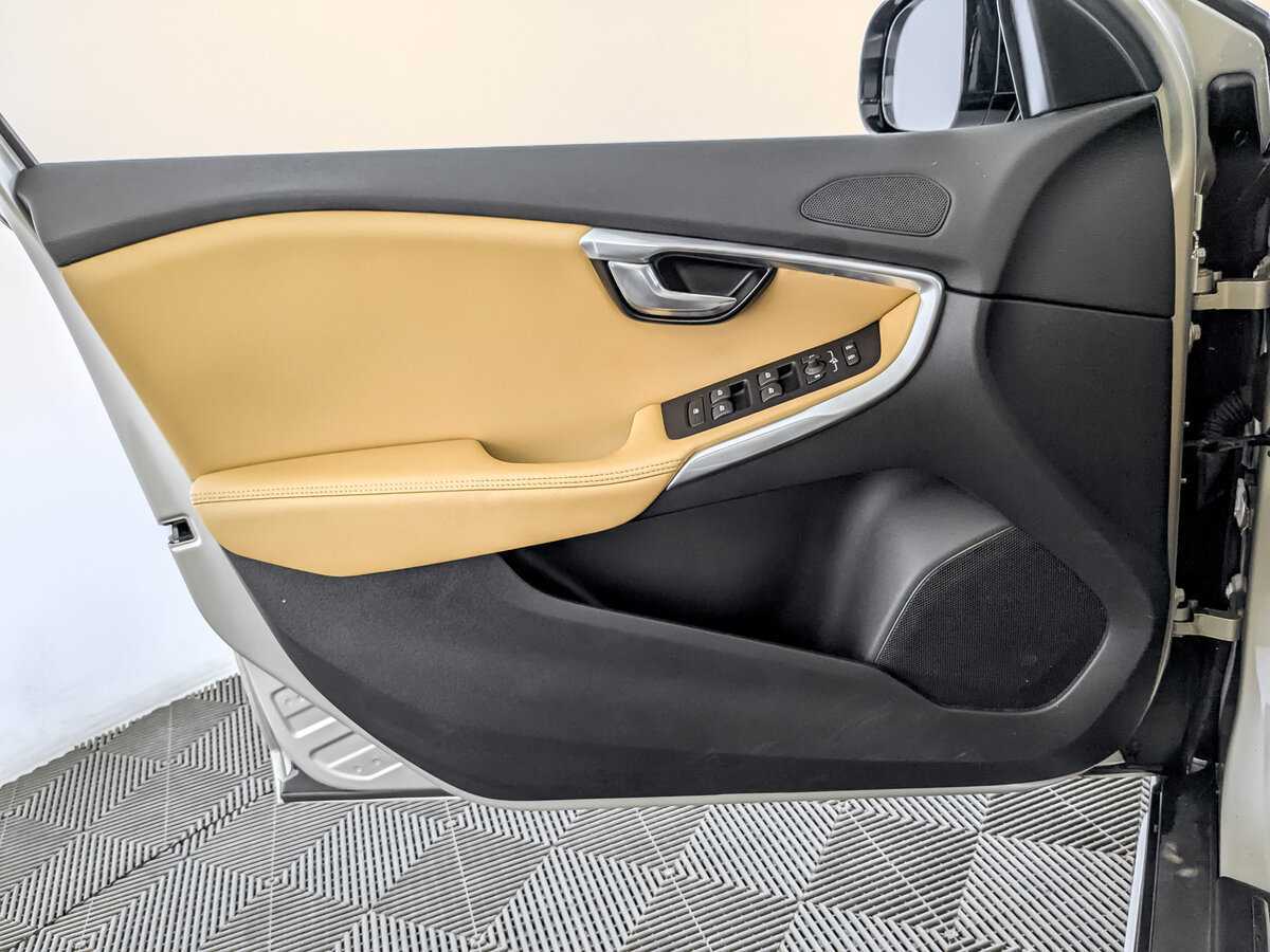 Купить Volvo V40, 2018, 78 425 км, фото №19