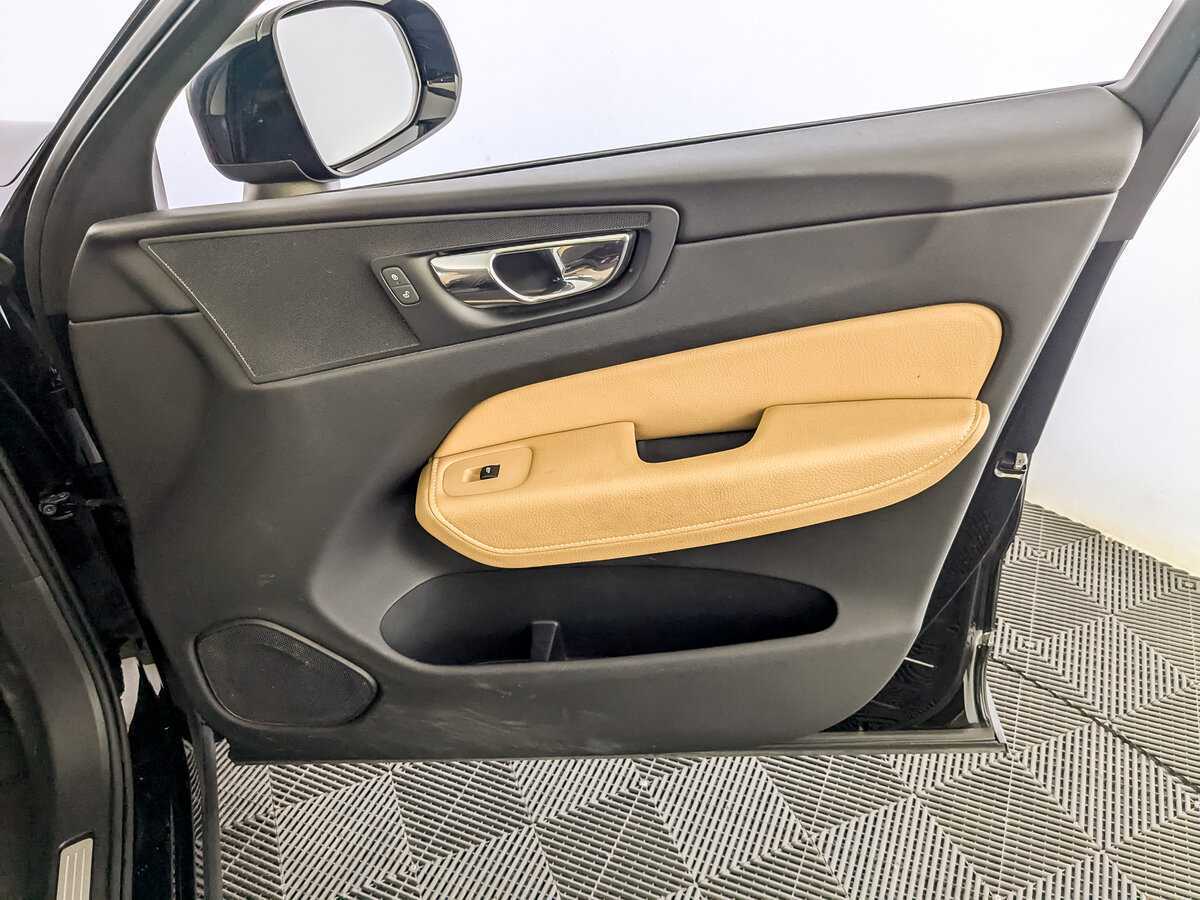 Купить Volvo XC60, 2018, 120 132 км, фото №23