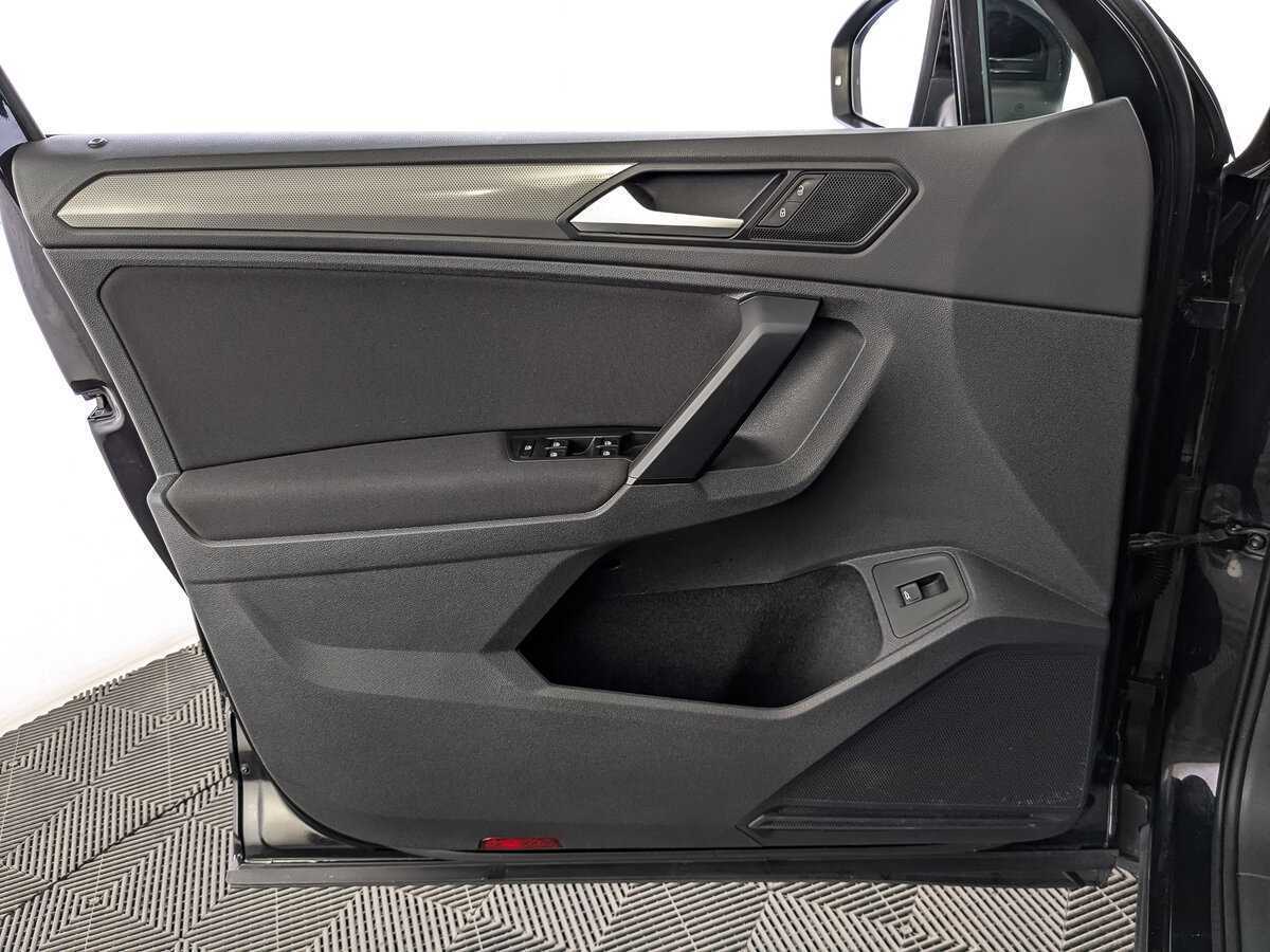 Купить Volkswagen Tiguan, 2019, 57 236 км, фото №18