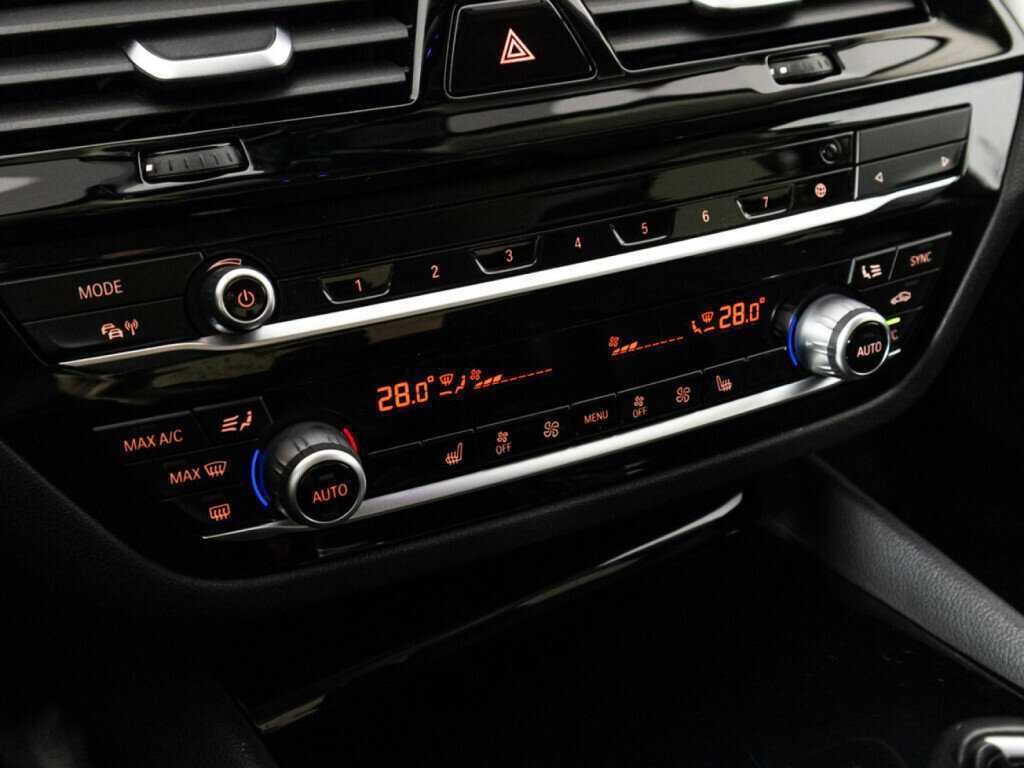 Купить BMW 5 серии 520d xDrive, 2020, 84 129 км, фото №18