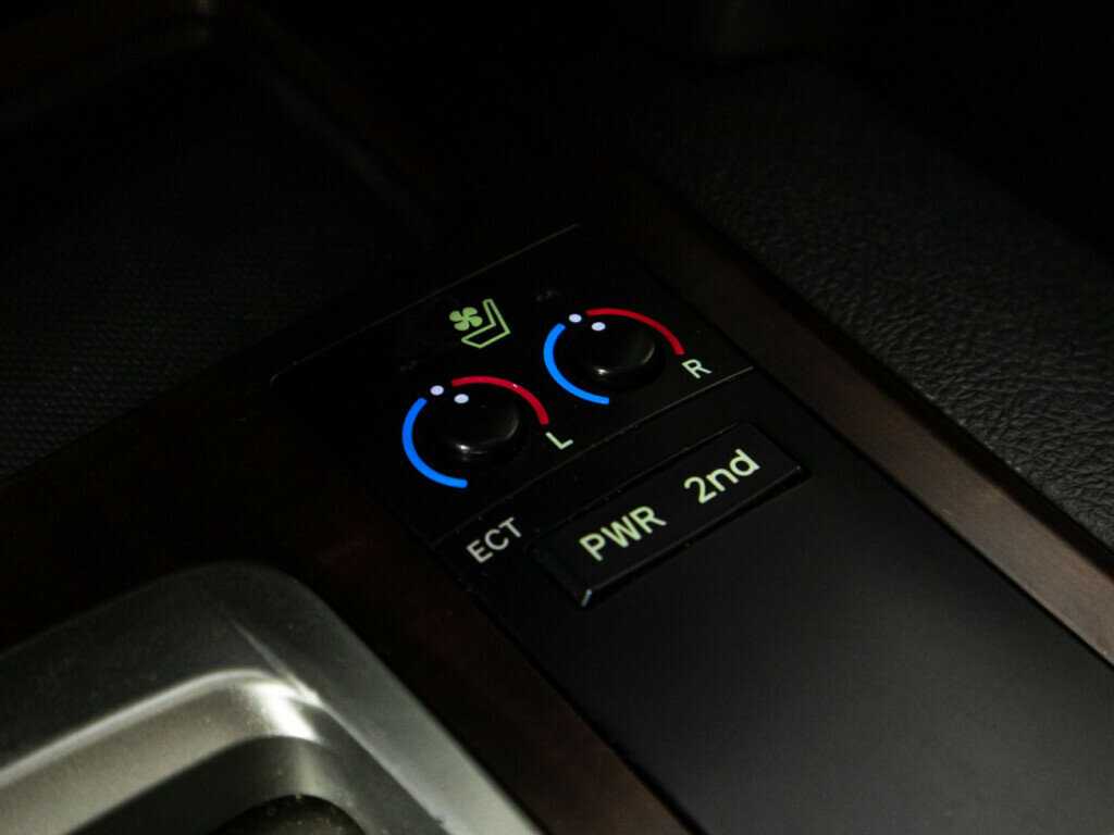 Купить Toyota Land Cruiser, 2014, 207 263 км, фото №21