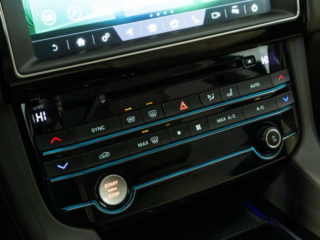 Купить Jaguar F-Pace, 2016, 108 000 км, фото №21