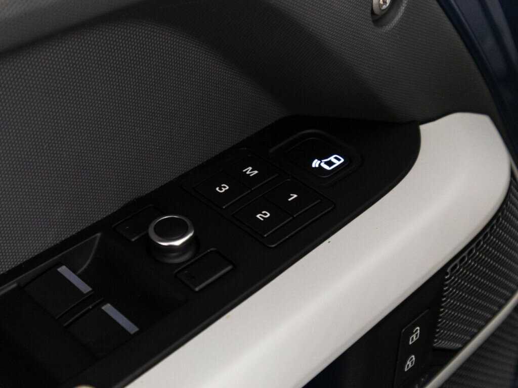 Купить Land Rover Defender 110, 2021, 95 660 км, фото №19