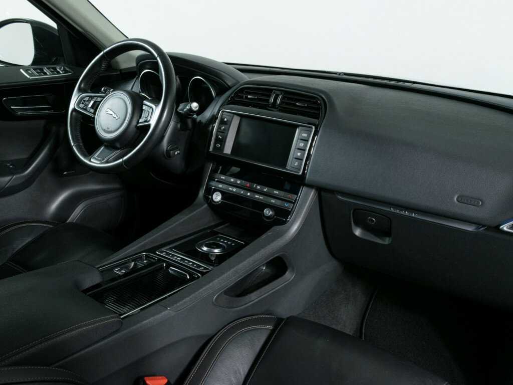 Купить Jaguar F-Pace, 2017, 122 389 км, фото №9