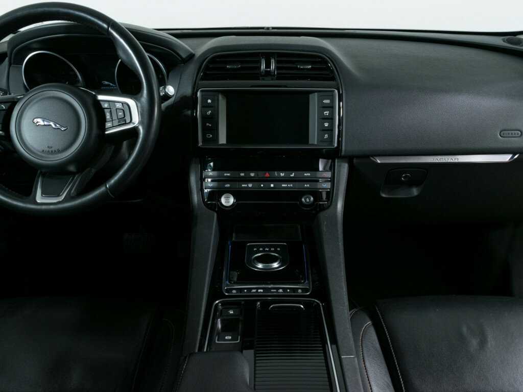 Купить Jaguar F-Pace, 2017, 122 389 км, фото №10