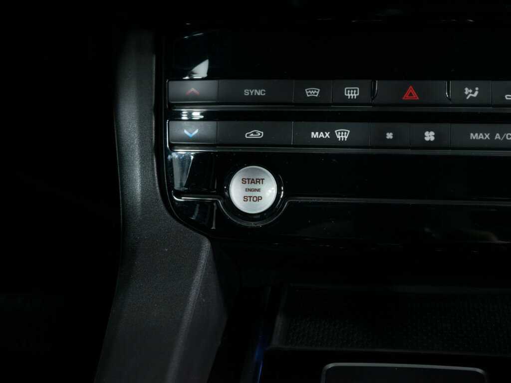 Купить Jaguar F-Pace, 2017, 122 389 км, фото №15