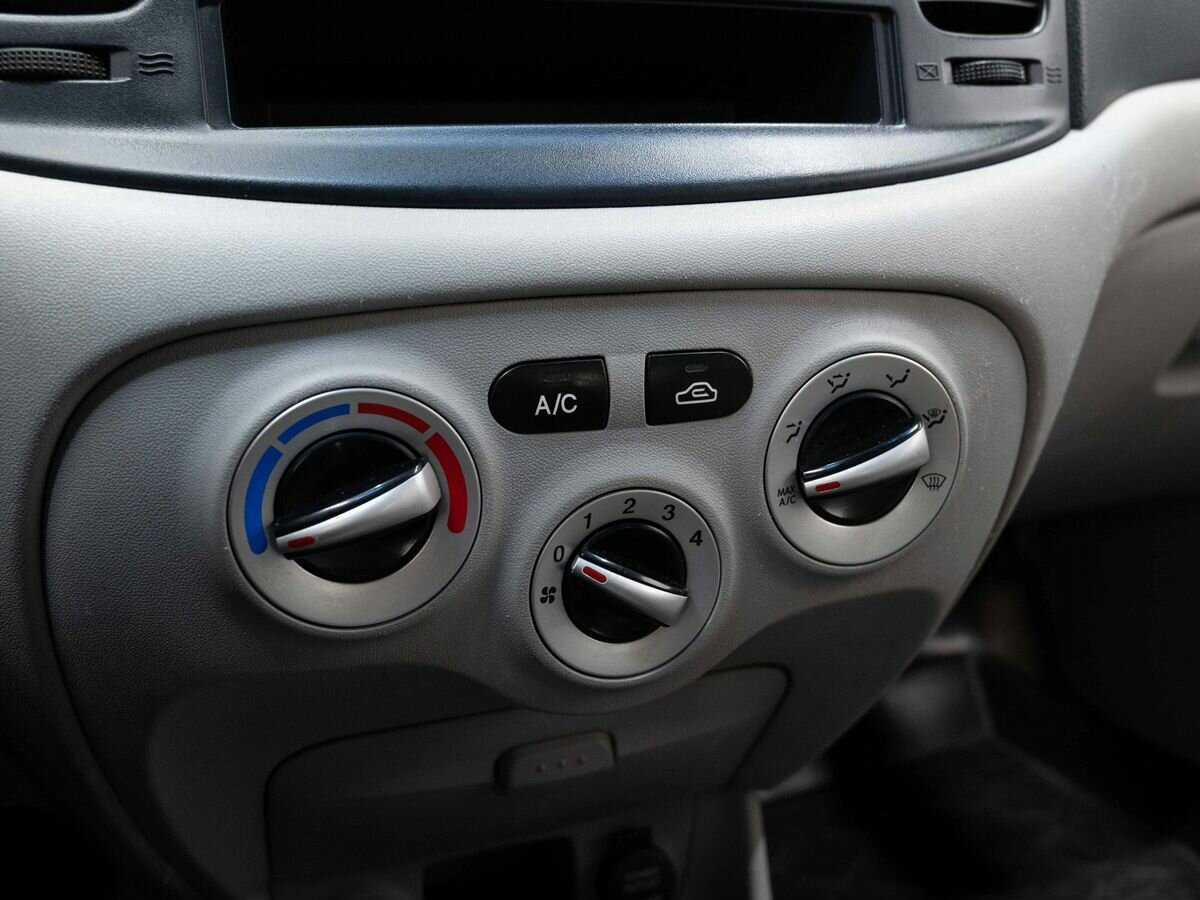 Купить Hyundai Verna, 2006, 260 000 км, фото №17