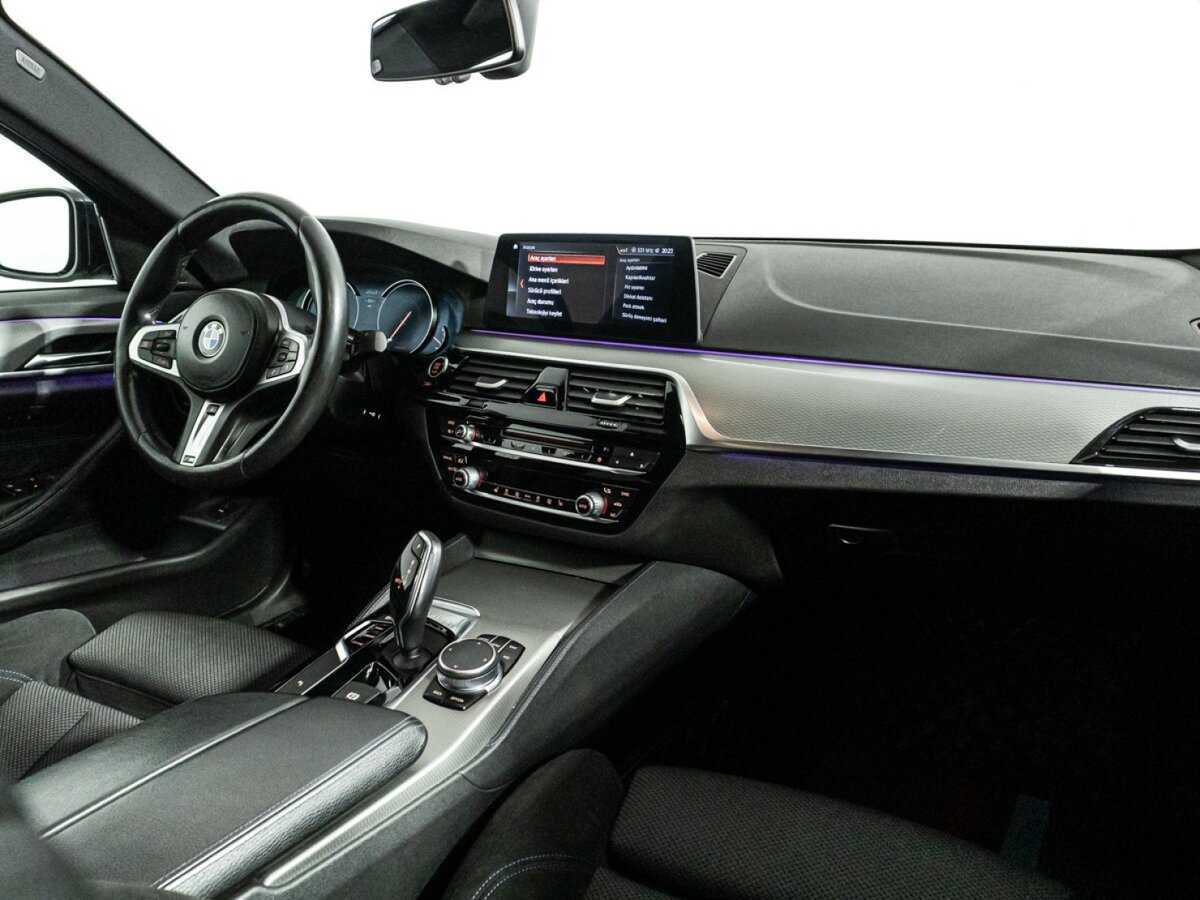 Купить BMW 5 серии 530i xDrive, 2017, 163 471 км, фото №8