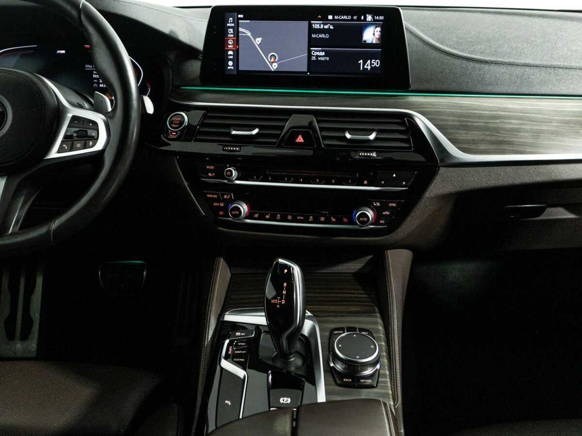 Купить BMW 5 серии 530d xDrive, 2019, 140 175 км, фото №14