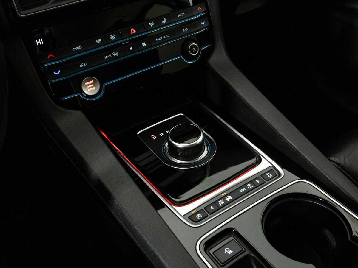 Купить Jaguar F-Pace, 2017, 115 102 км, фото №18