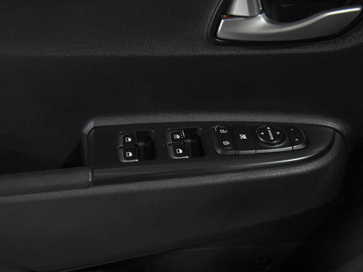 Купить Kia Rio X-Line, 2018, 83 331 км, фото №12