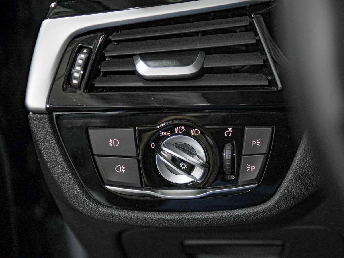 Купить BMW 5 серии 520i, 2019, 99 528 км, фото №16