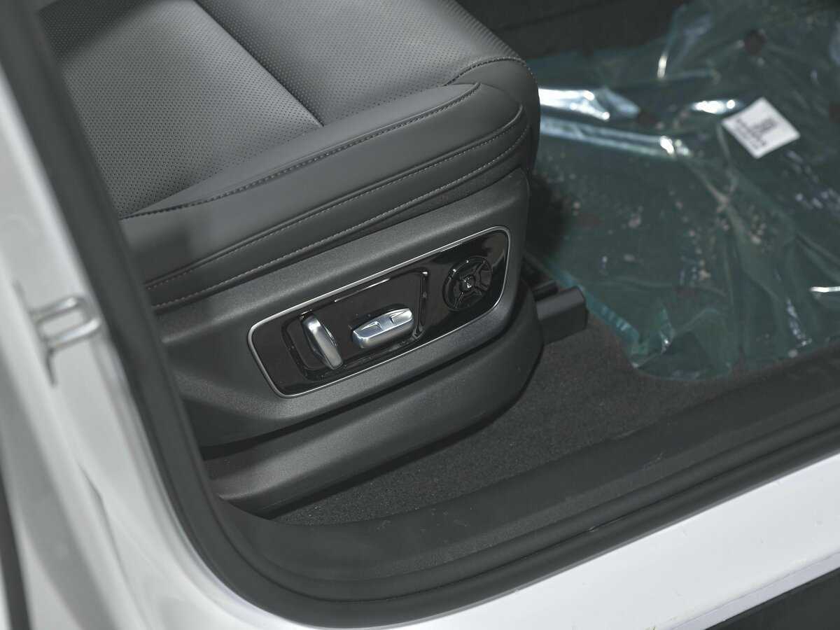 Купить LiXiang L7 42.8 kWh, 2024, 40 км, фото №21