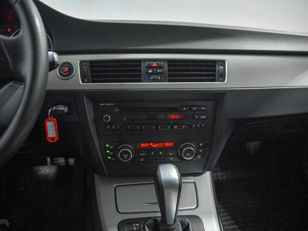 Купить BMW 3 серии 318i, 2011, 231 942 км, фото №8