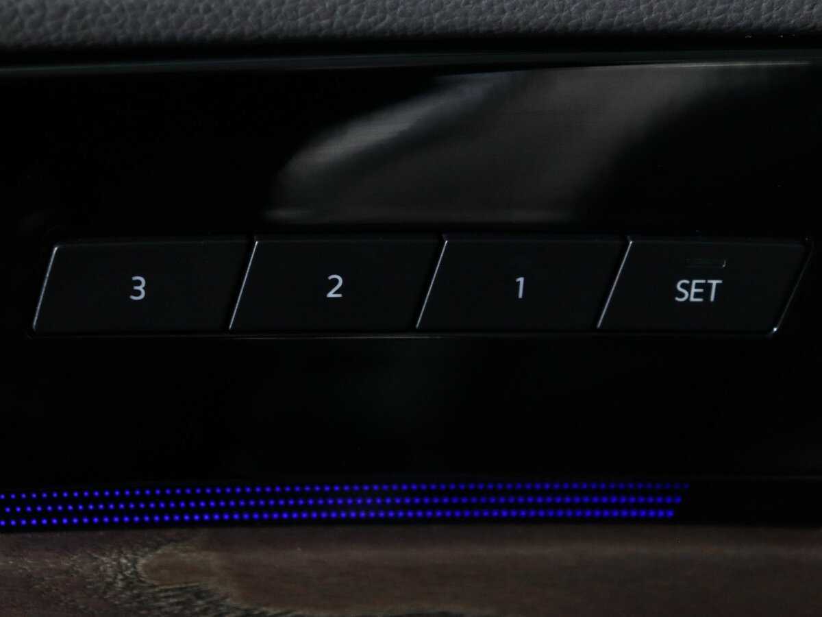 Купить Volkswagen Touareg, 2018, 90 730 км, фото №21