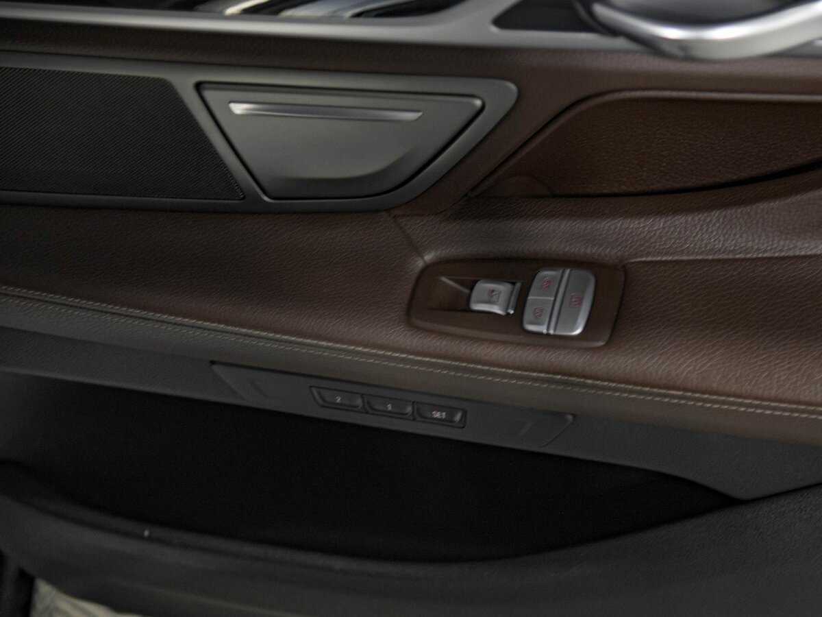 Купить BMW 7 серии Long 730Ld xDrive, 2018, 148 010 км, фото №17