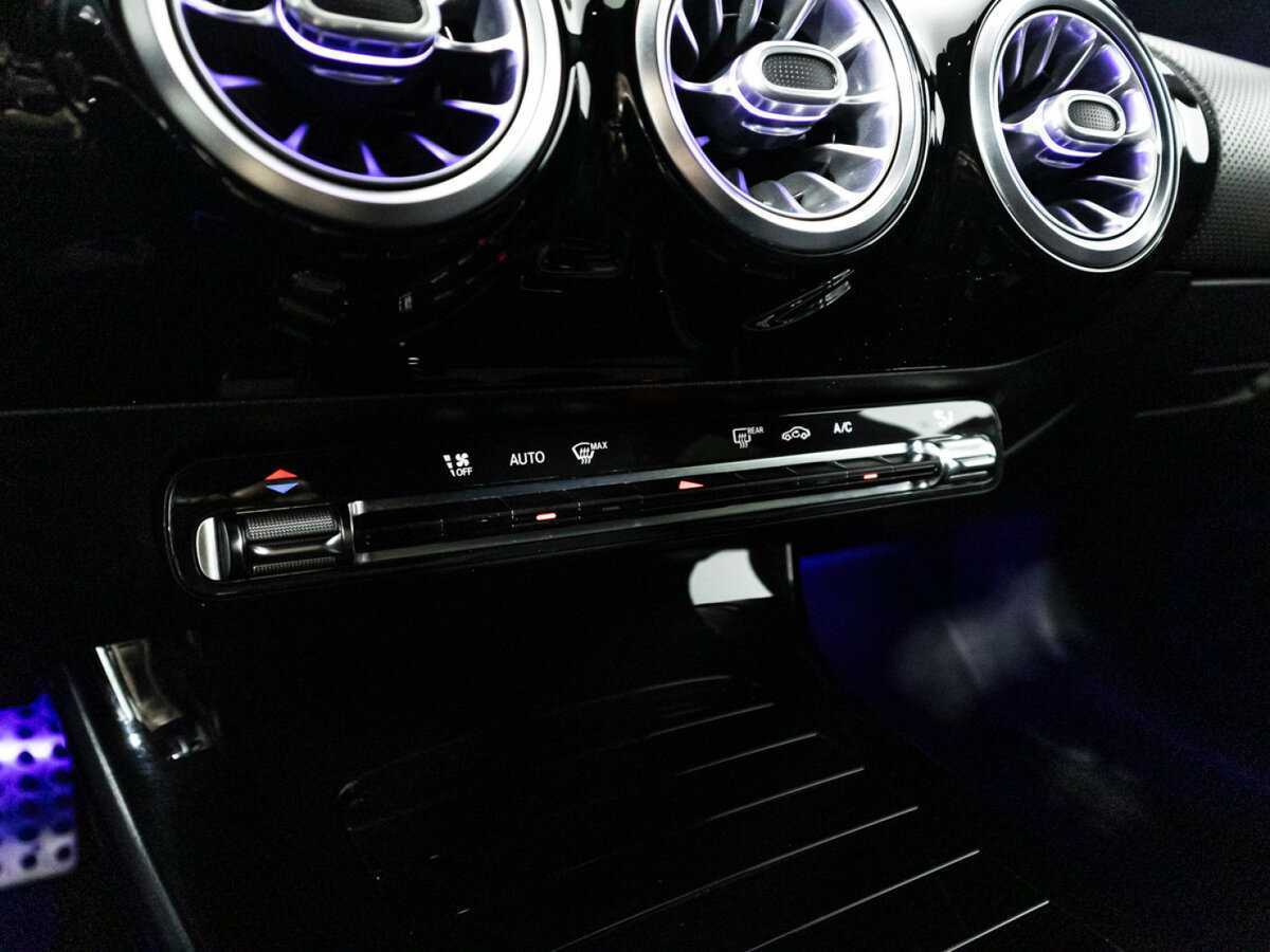 Купить Mercedes-Benz CLA 200, 2019, 116 821 км, фото №15