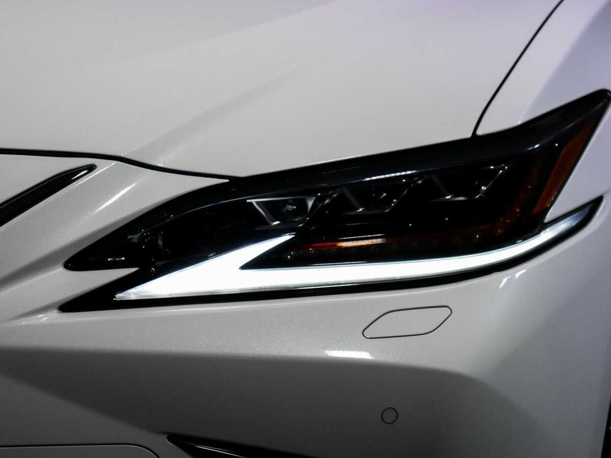 Купить Lexus ES 350, 2018, 55 000 км, фото №16