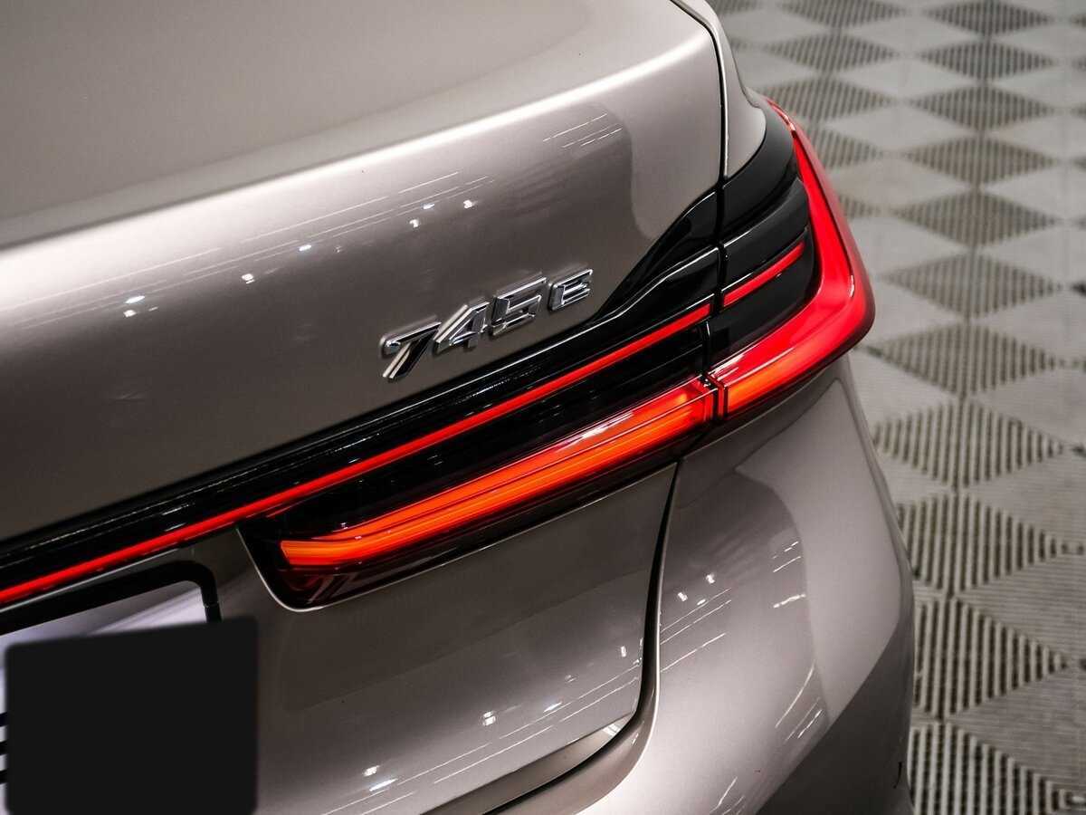 Купить BMW 7 серии 745e, 2019, 50 846 км, фото №20