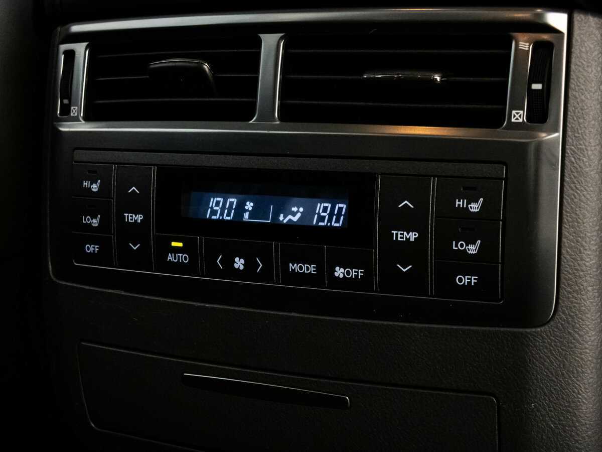 Купить Lexus LX 570, 2008, 165 110 км, фото №17