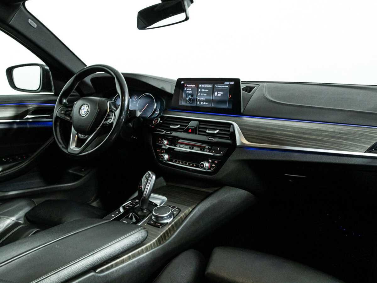 Купить BMW 5 серии 530i xDrive, 2017, 230 970 км, фото №9