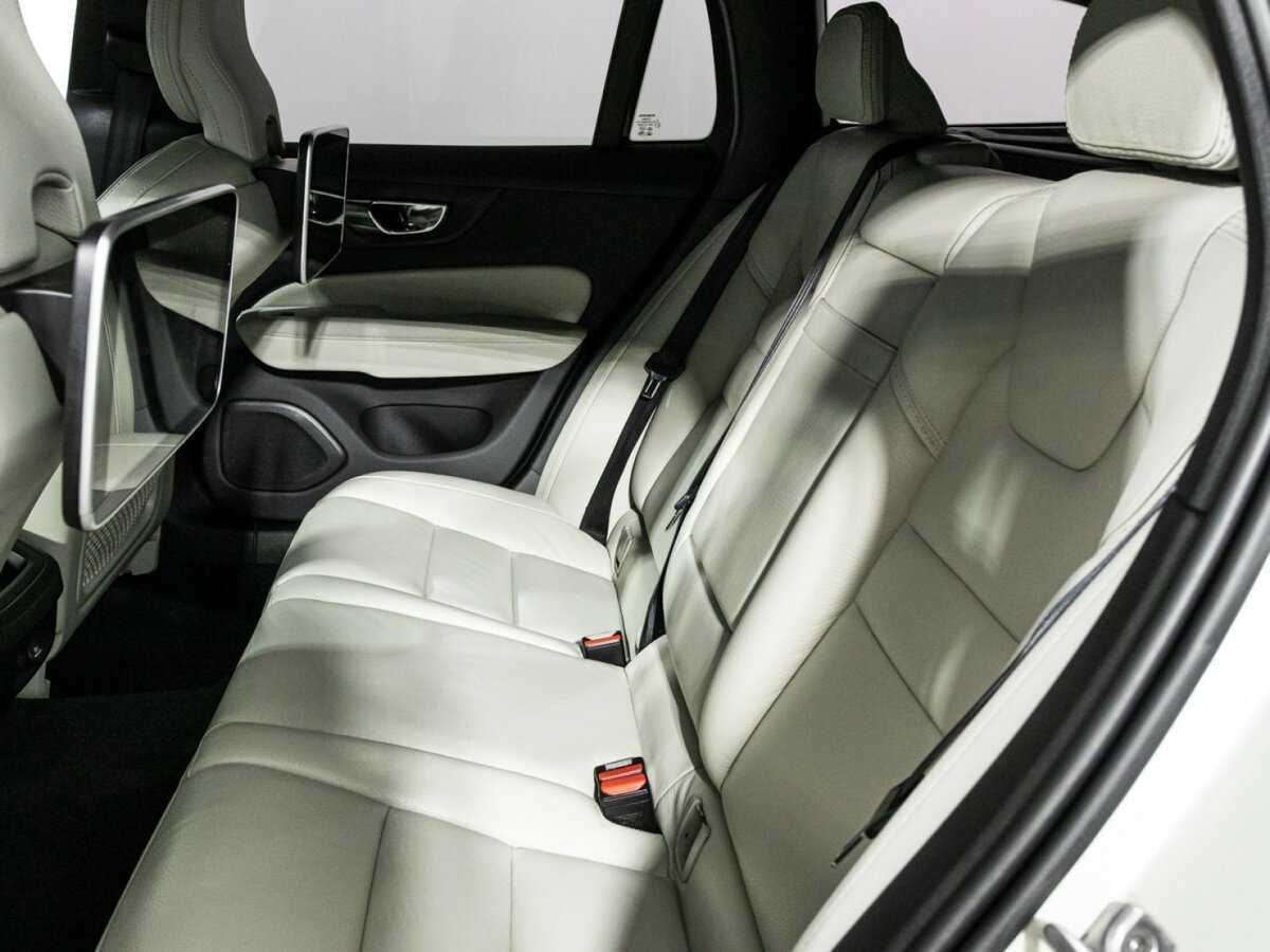 Купить Volvo V60 Cross Country, 2019, 141 245 км, фото №10